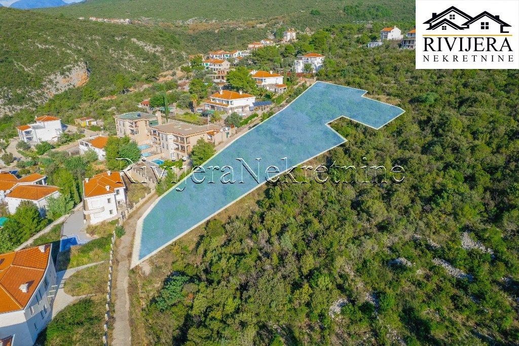 Terrain à Herceg-Novi, Monténégro, 2 090 m² - image 2