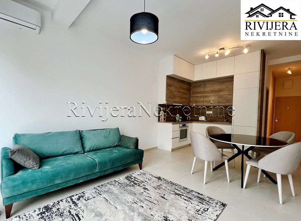 Wohnung in Herceg-Novi, Montenegro, 54 m² - Foto 1
