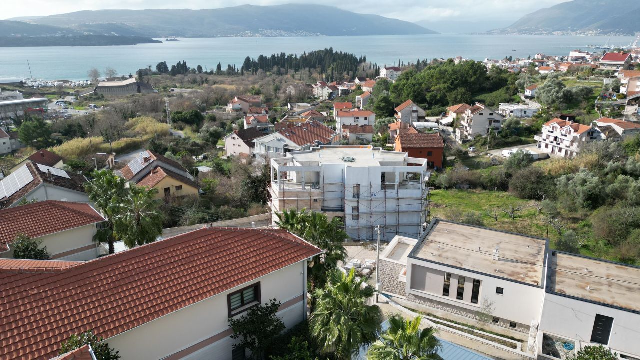 Appartamento a Tivat, Montenegro, 72.6 m² - foto 15