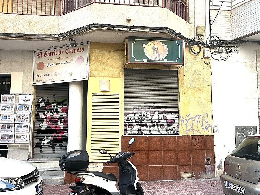 Commercial property in Torrevieja, Spain, 100 m² - picture 1
