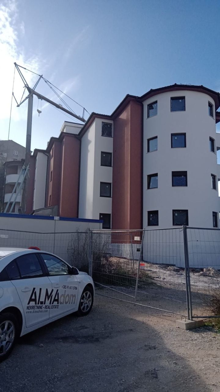 Flat in Pula, Croatia, 39.62 m² - picture 1