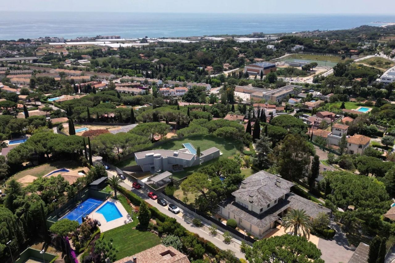 Villa en Sant Andreu de Llavaneres, España, 675 m² - imagen 1