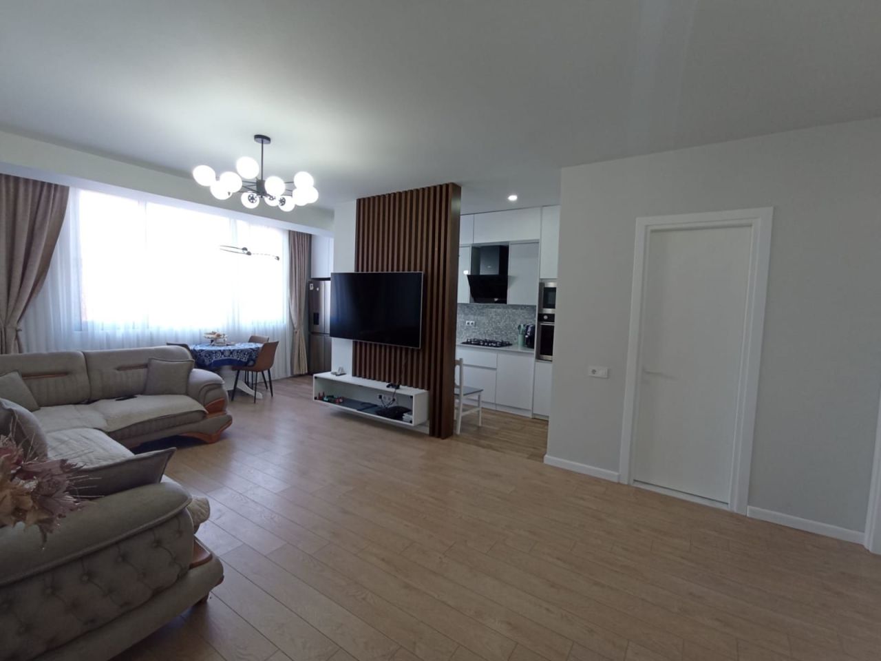 Piso en Batumi, Georgia, 80.6 m² - imagen 1