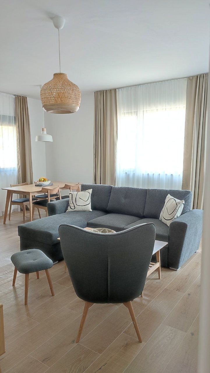 Apartamento en Budva, Montenegro, 80 m² - imagen 1