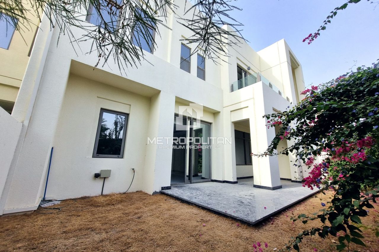 Maison urbaine à Dubaï, EAU, 234 m² - image 1