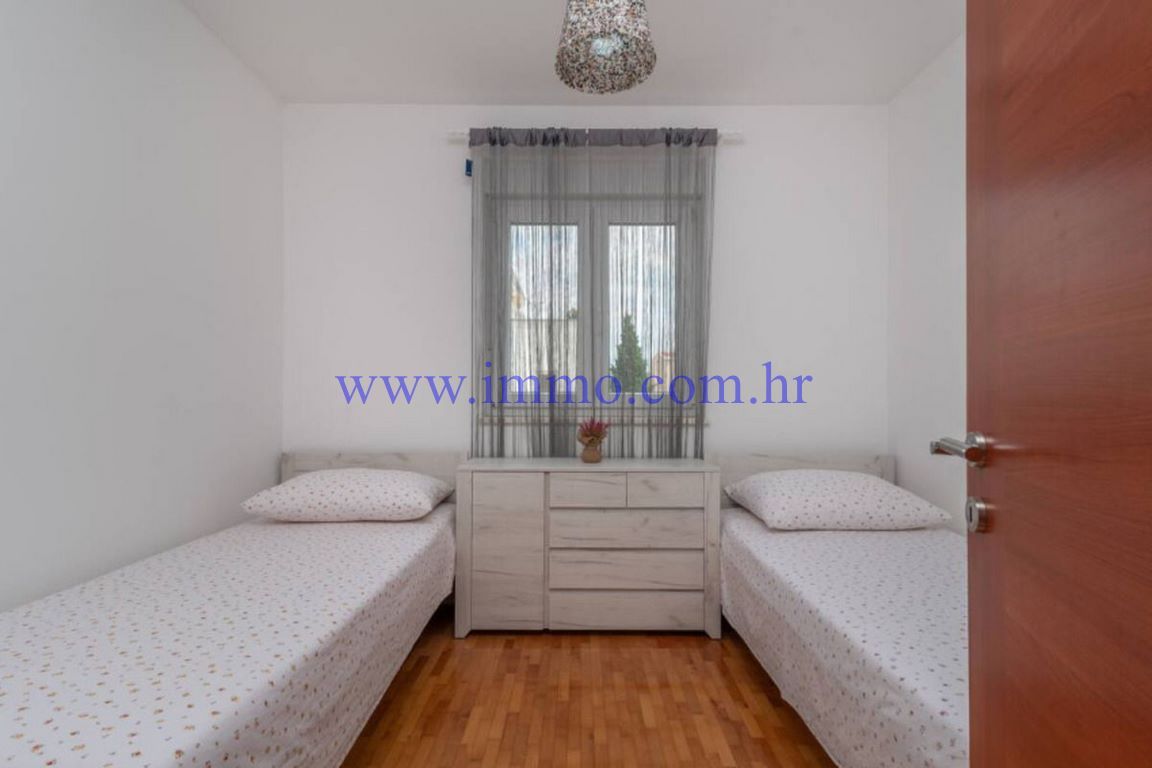 Flat in Trogir, Croatia, 80 m² - picture 16