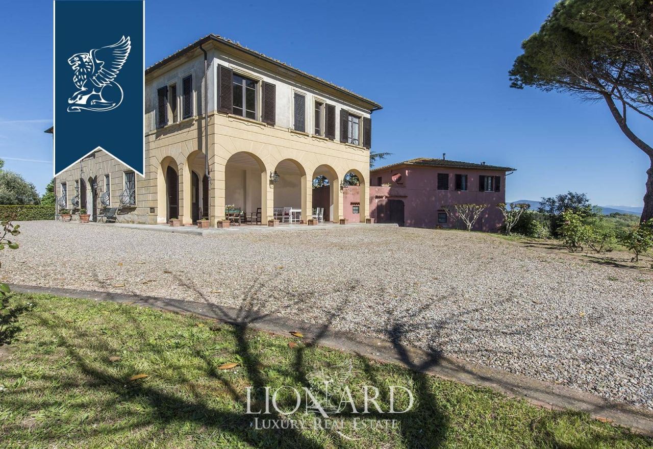 Villa à Crespina, Italie, 950 m² - image 1