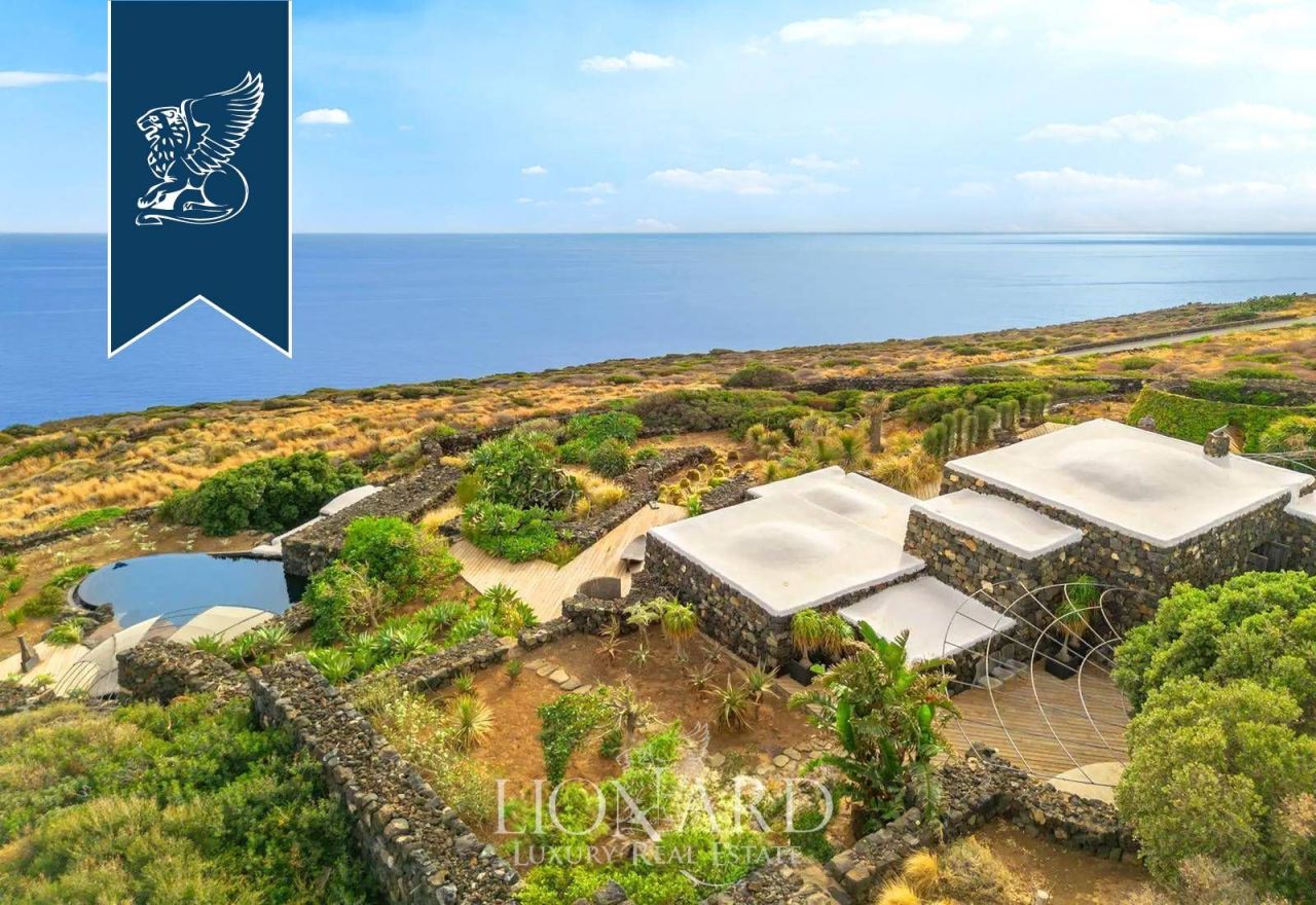 Villa en Pantelleria, Italia, 200 m² - imagen 1