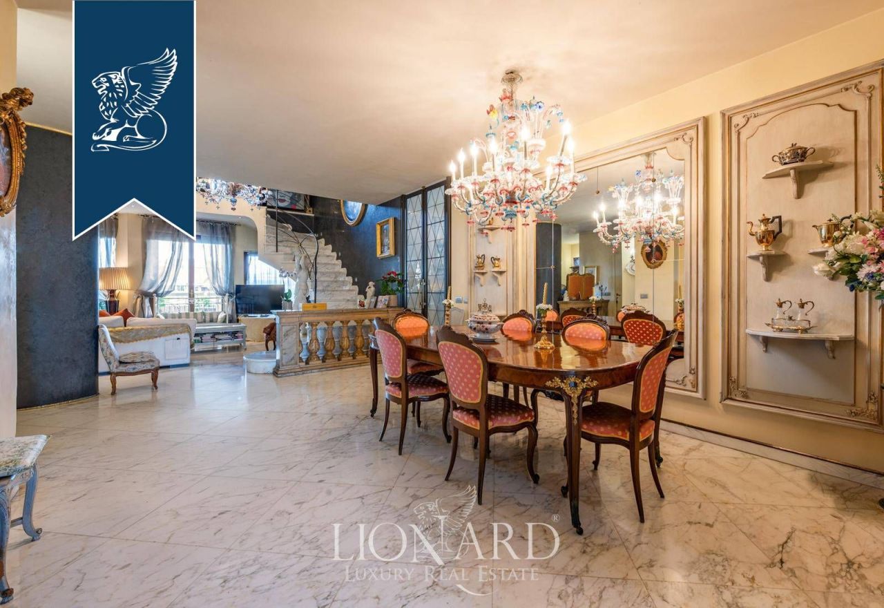 Apartamento en Milán, Italia, 450 m² - imagen 1