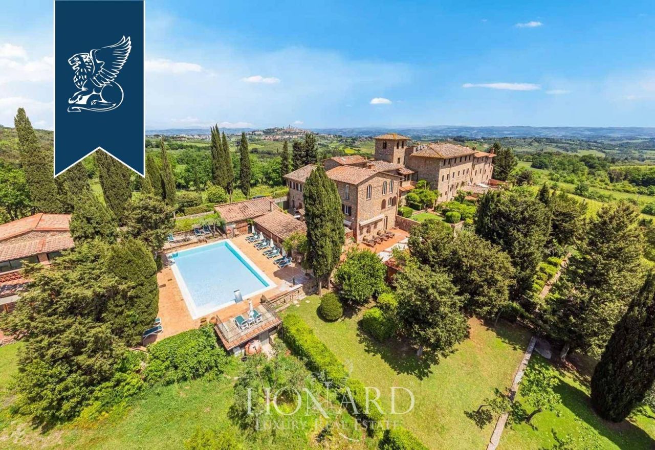 Hôtel à San Gimignano, Italie, 3 400 m² - image 1