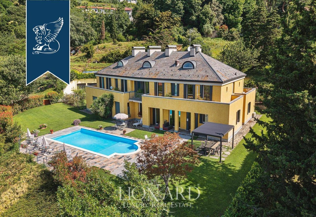 Villa à Lecco, Italie, 976 m² - image 1