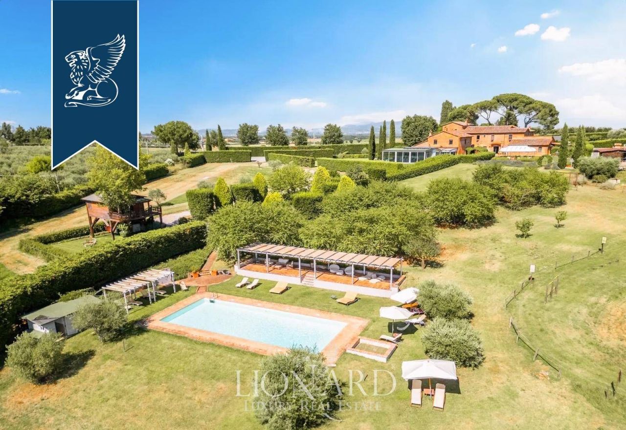 House in Castiglione del Lago, Italy, 1 500 m² - picture 1