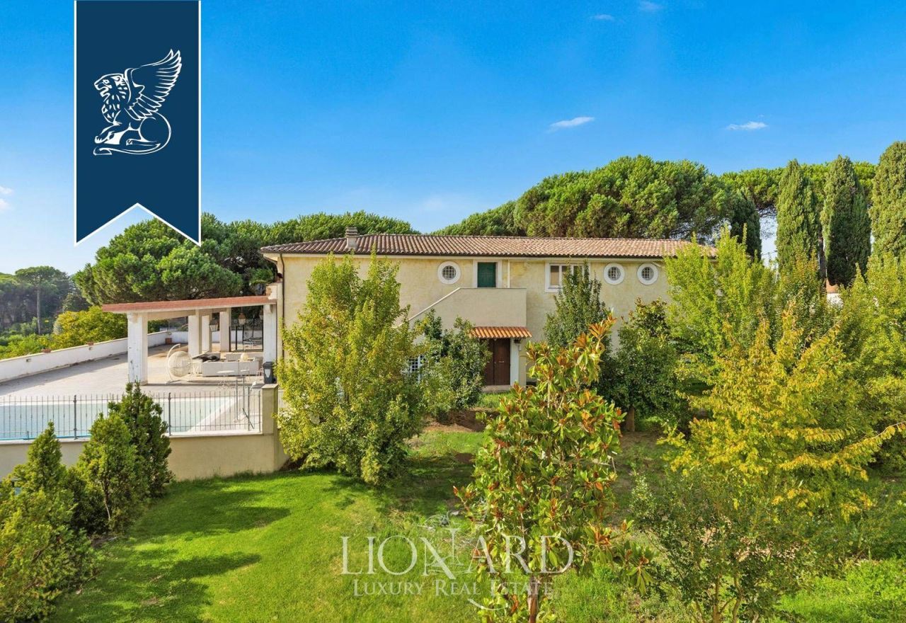 Villa à Rome, Italie, 3 200 m² - image 1