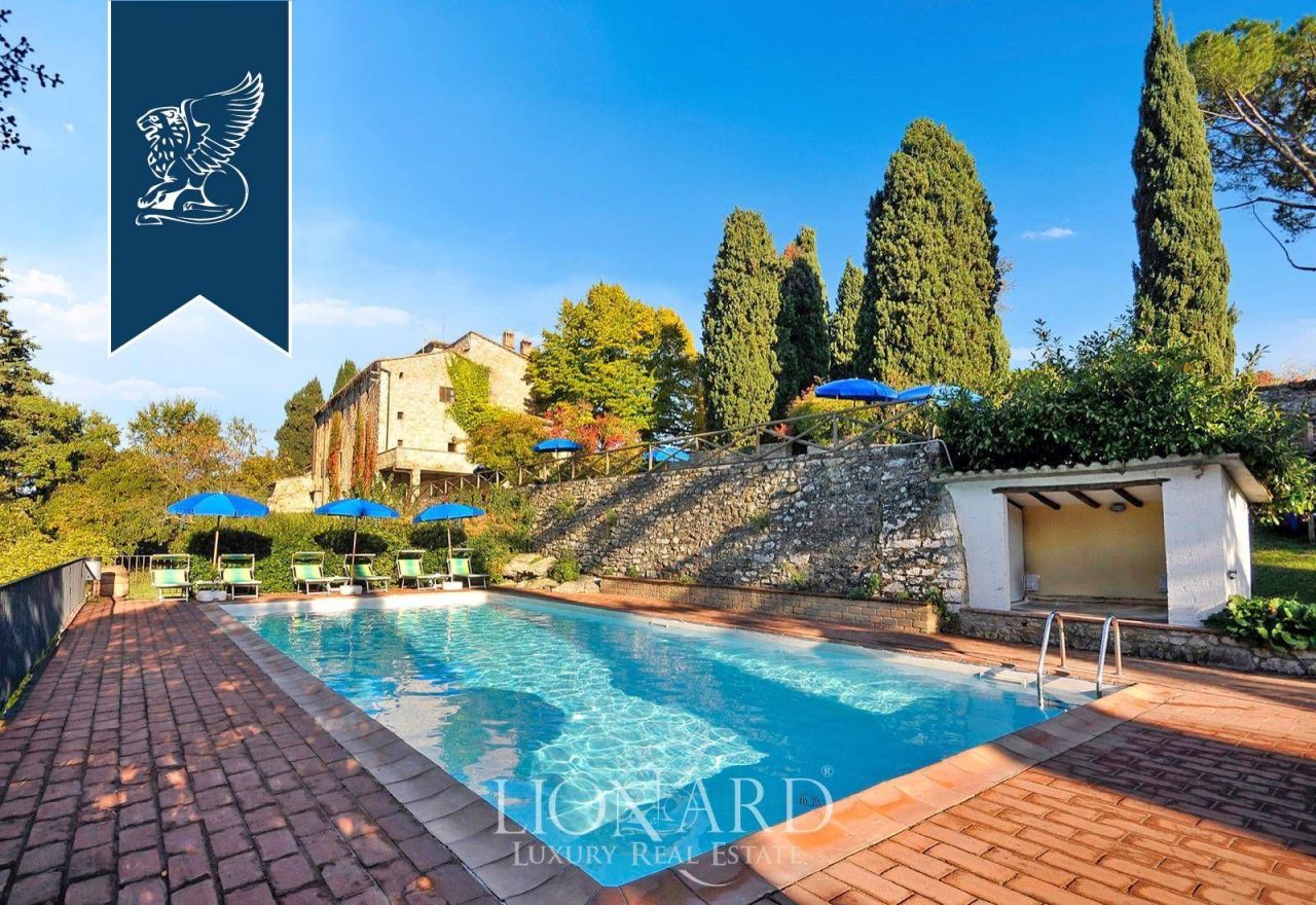 Hotel en Castellina in Chianti, Italia, 6 000 m² - imagen 1