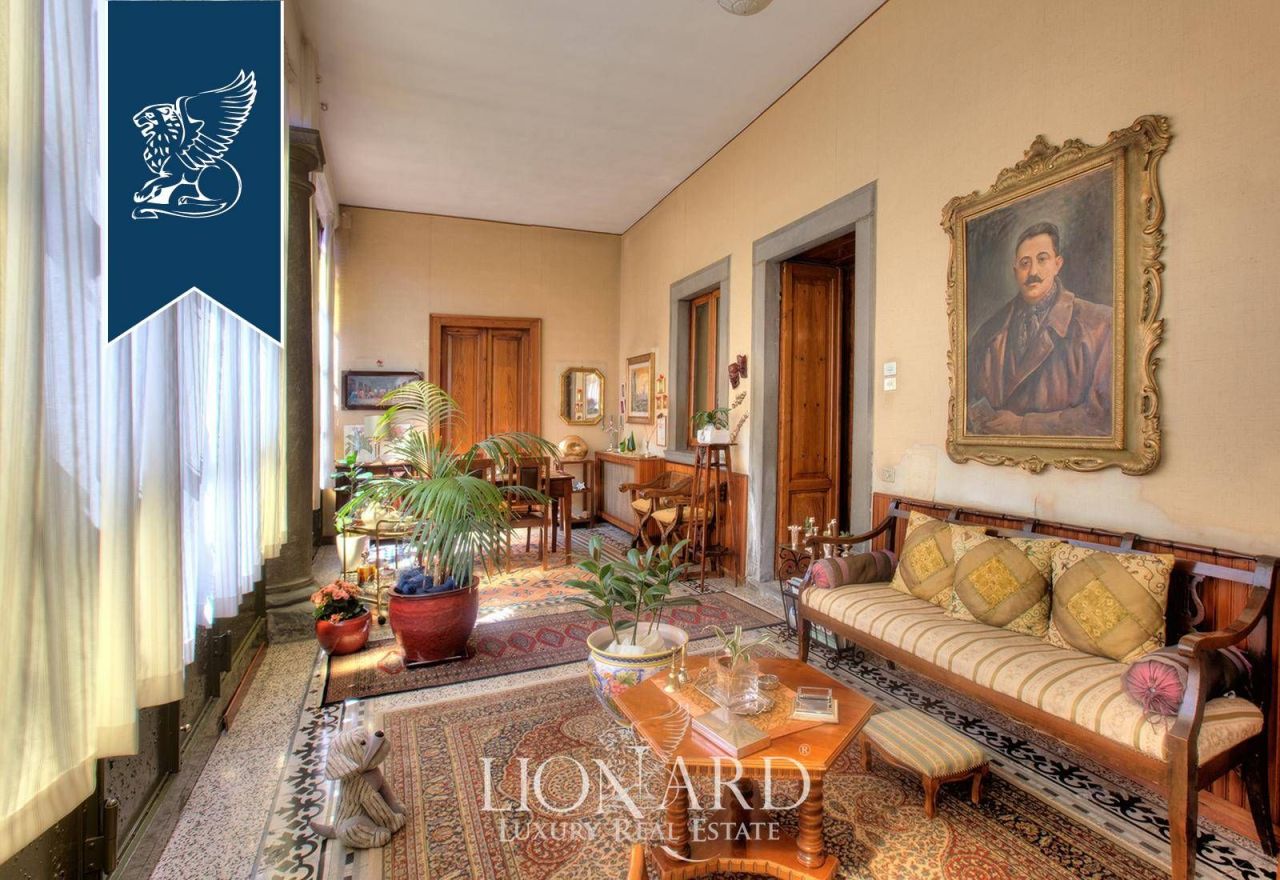 Villa in Bergamo, Italien, 1 000 m² - Foto 1