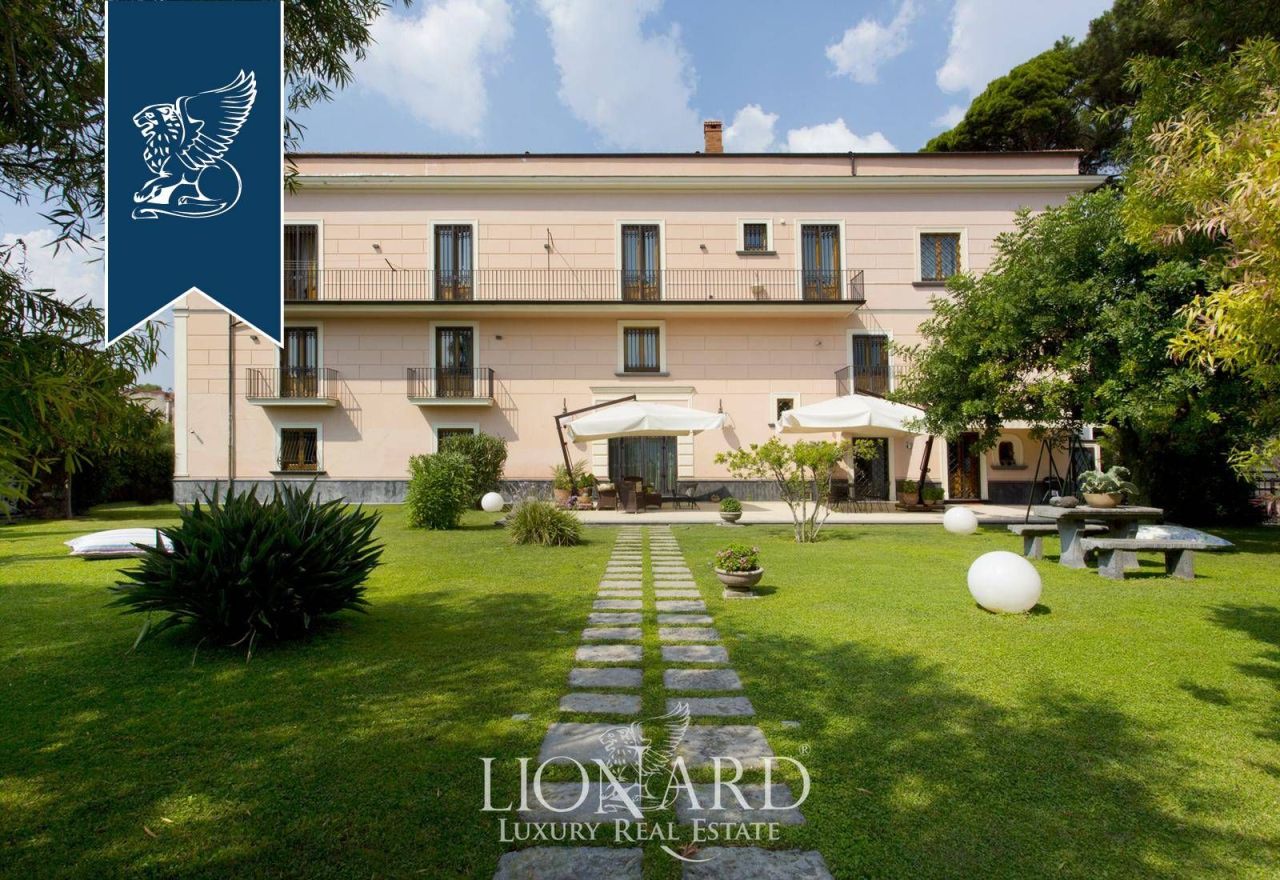 Villa in Neapel, Italien, 500 m² - Foto 1
