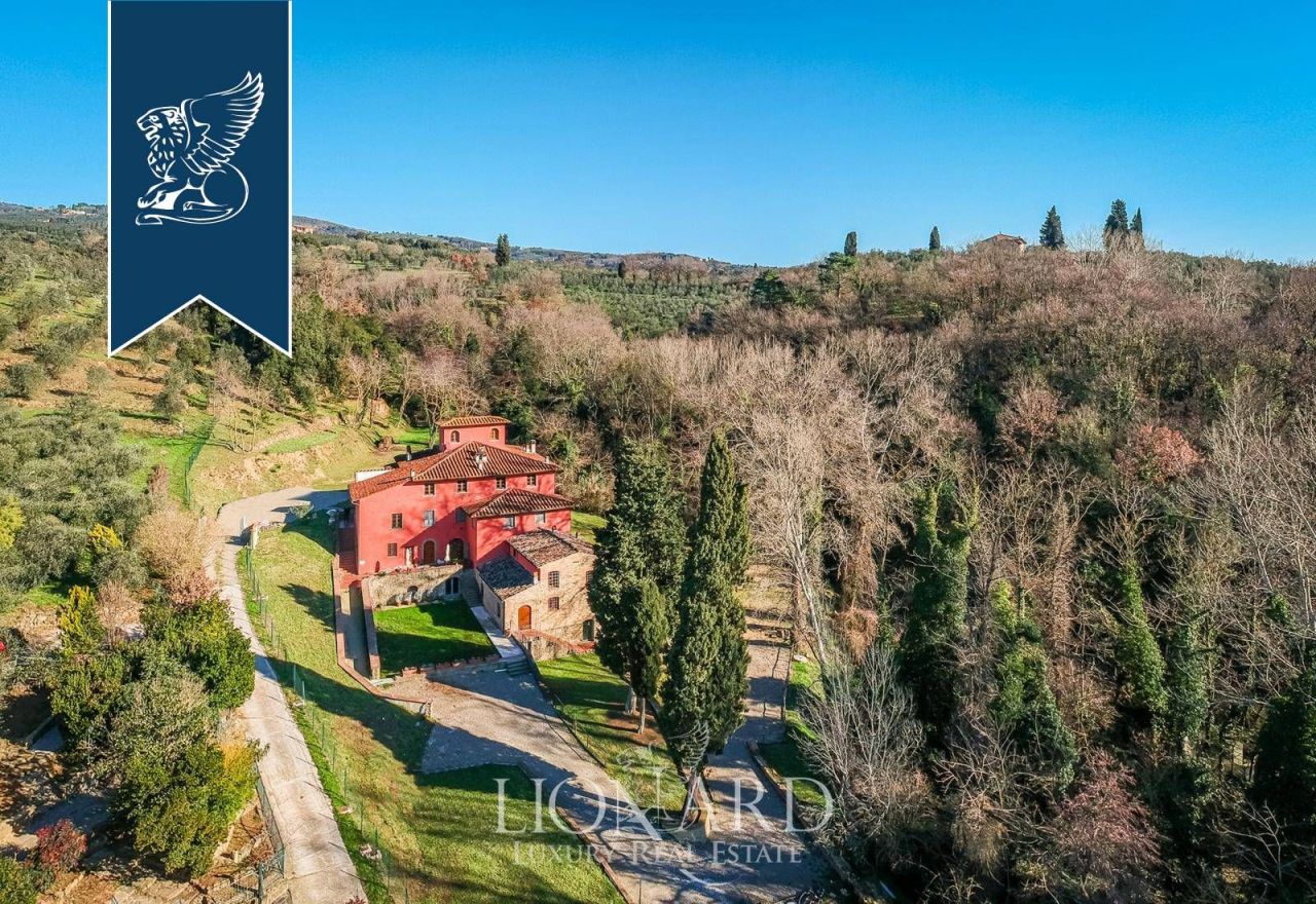 Ferme à Vinci, Italie, 1 200 m² - image 1