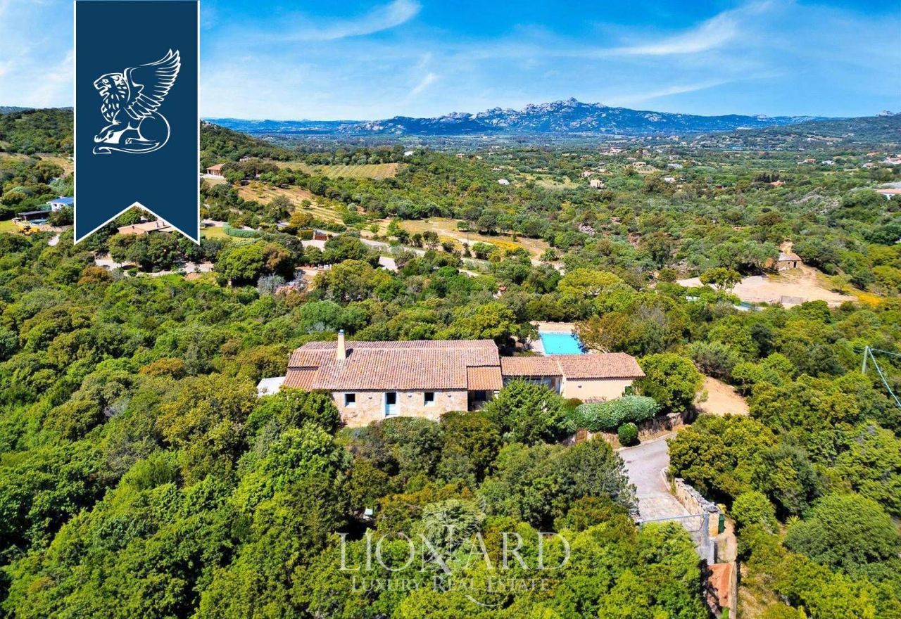 Villa à Porto Cervo, Italie, 380 m² - image 1