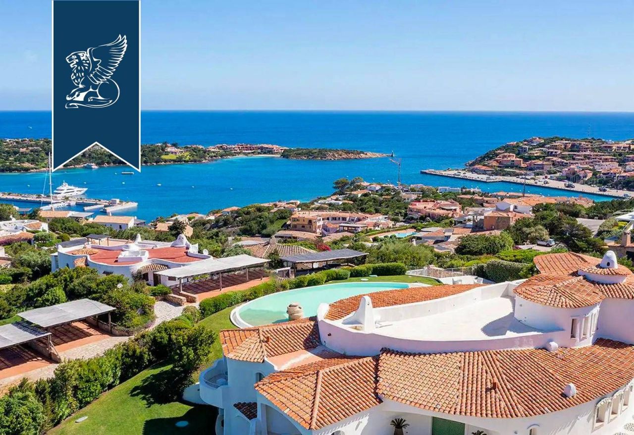 Villa à Porto Cervo, Italie, 770 m² - image 1