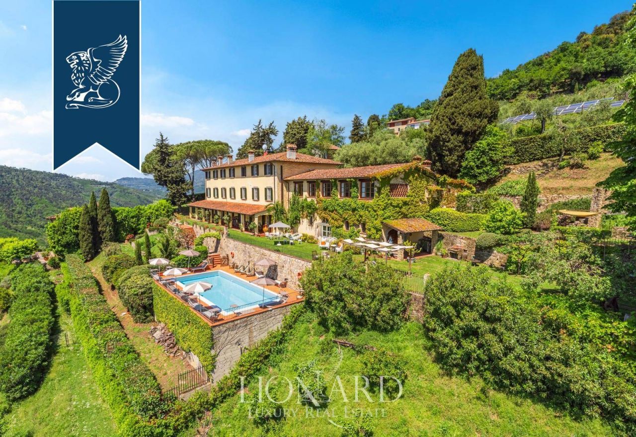 Villa in Lucca, Italien, 1 100 m² - Foto 1
