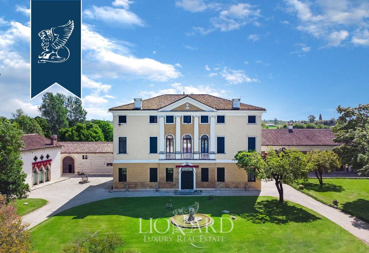 Villa in Vicenza, Italien, 3 000 m² - Foto 1