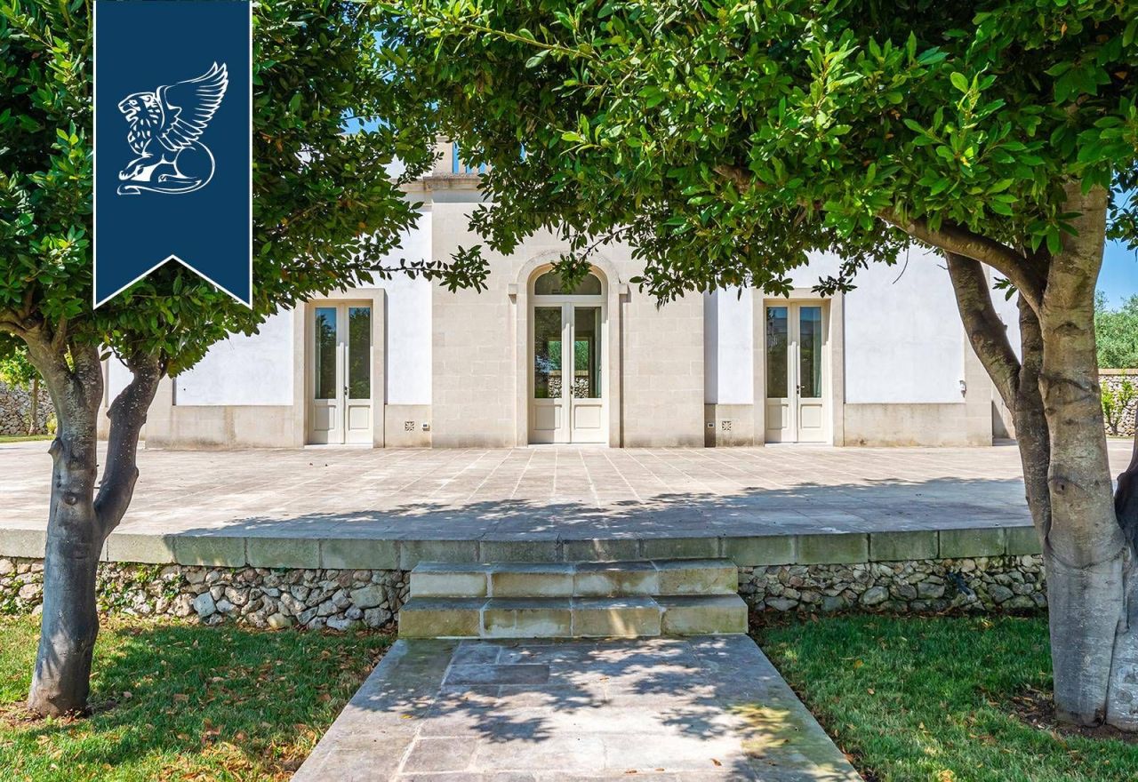 Villa in Lecce, Italy, 215 m² - picture 2