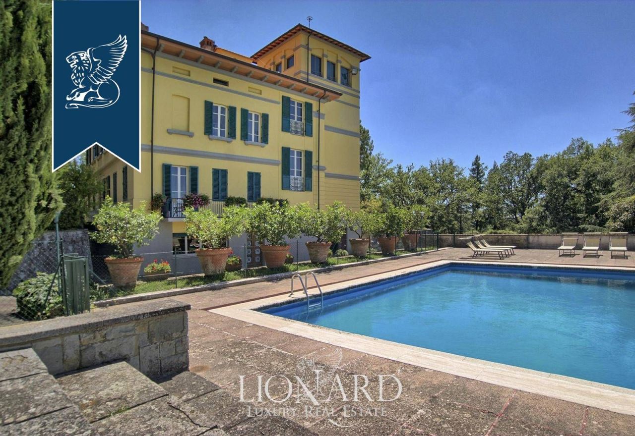 Villa à Arezzo, Italie, 800 m² - image 2