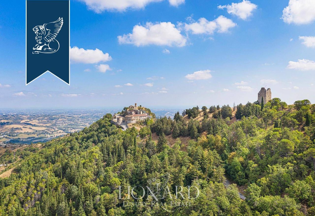 Castle in Rimini, Italy, 3 000 m² - picture 2