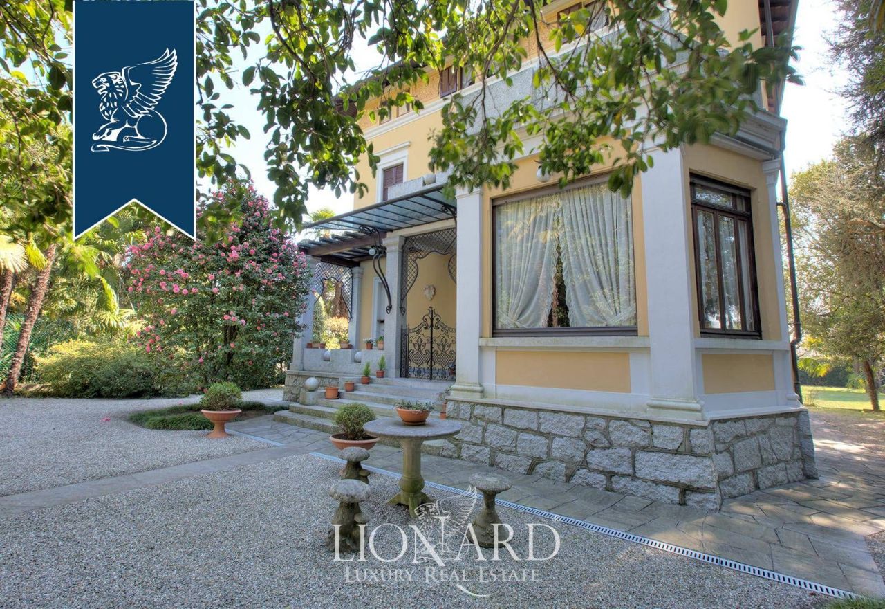 Villa in Lesa, Italy, 400 m² - picture 2