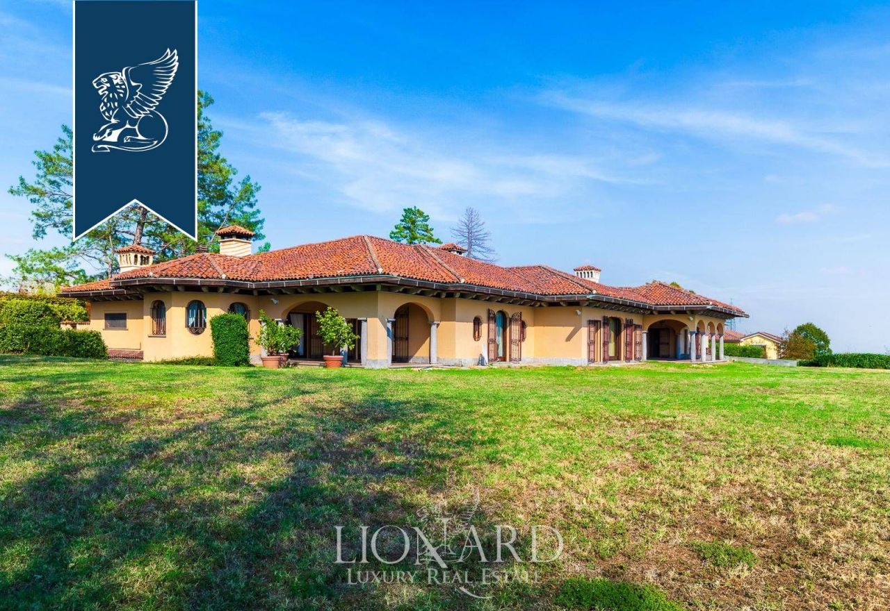 Villa in Alessandria, Italy, 1 800 m² - picture 2