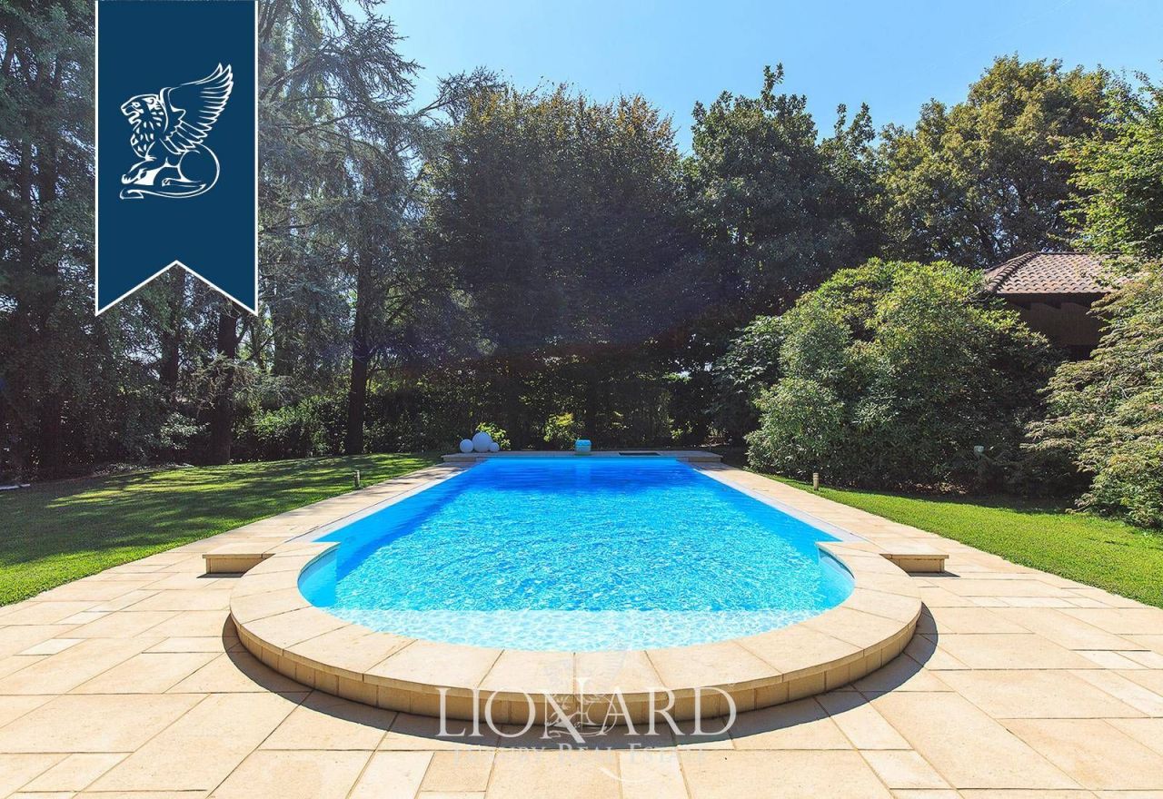 Villa a Varese, Italia, 330 m² - foto 2