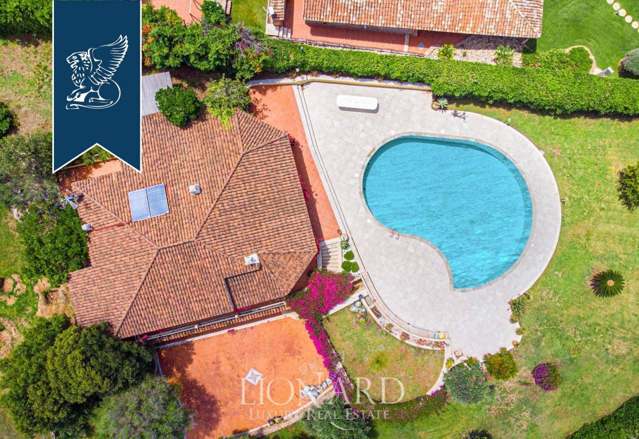 Villa à Porto Cervo, Italie, 230 m² - image 2