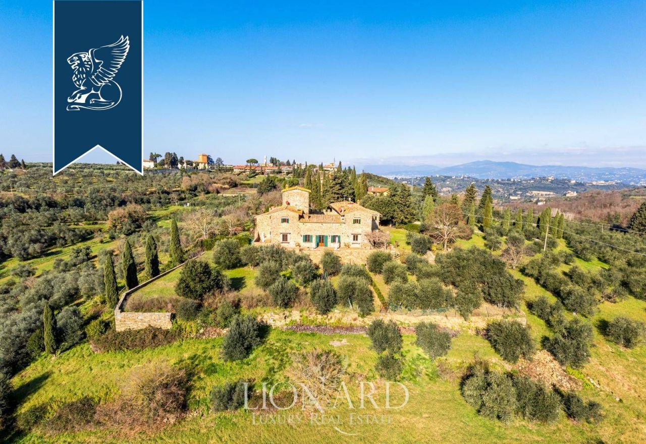 Villa à Florence, Italie, 650 m² - image 2