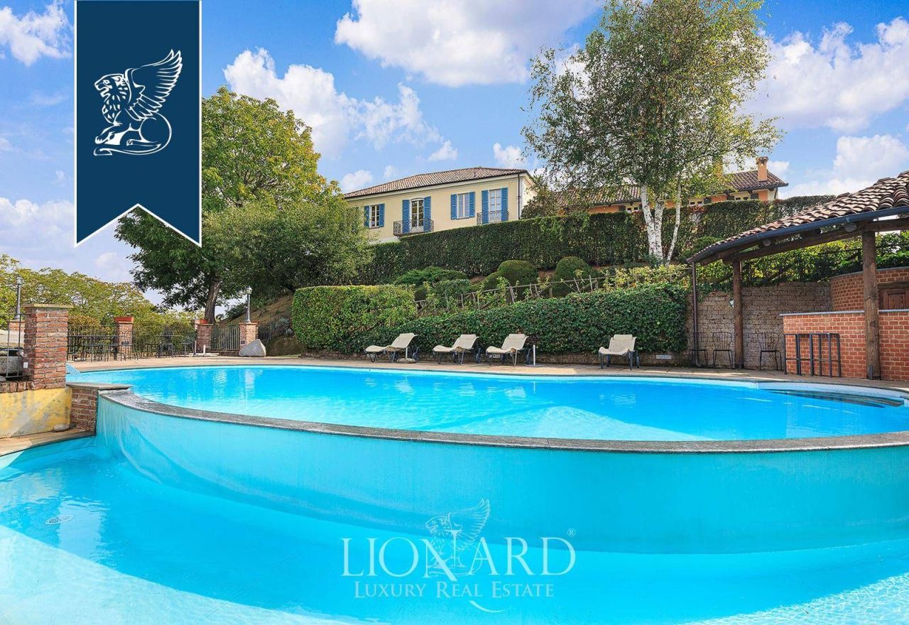 Villa en Asti, Italia, 1 750 m² - imagen 2