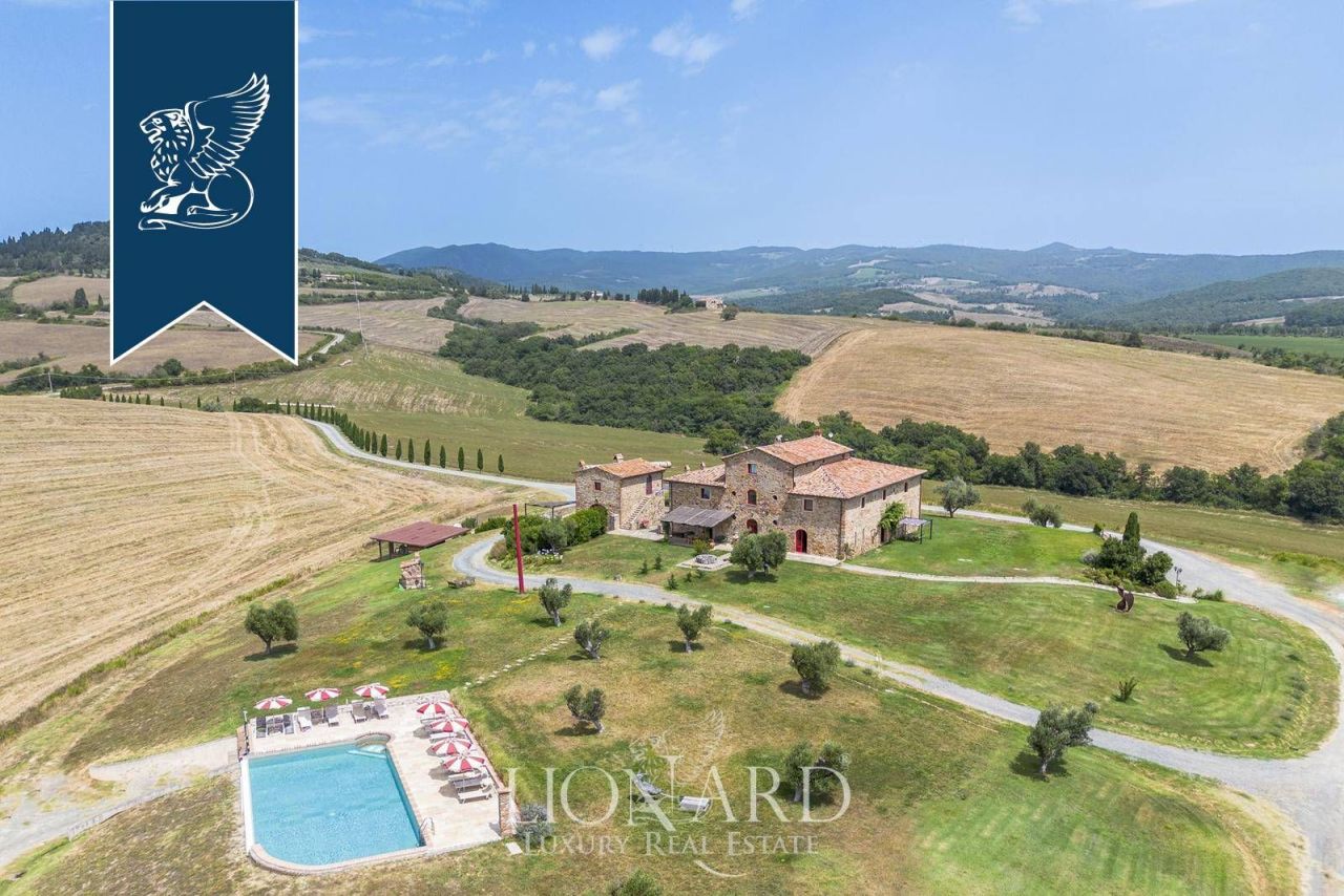 Farm in Montecatini Val di Cecina, Italy, 1 000 m² - picture 2