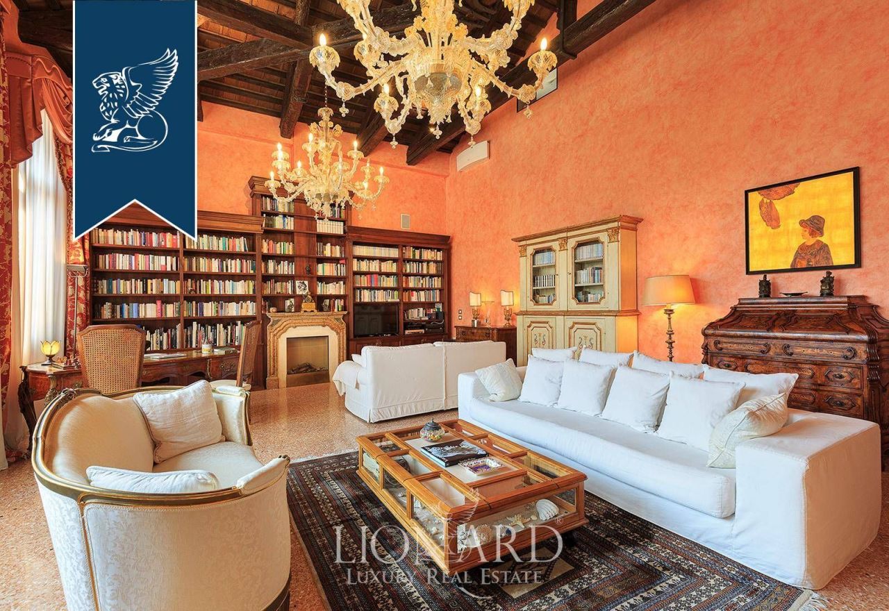Apartment in Venice, Italy, 310 m² - picture 2