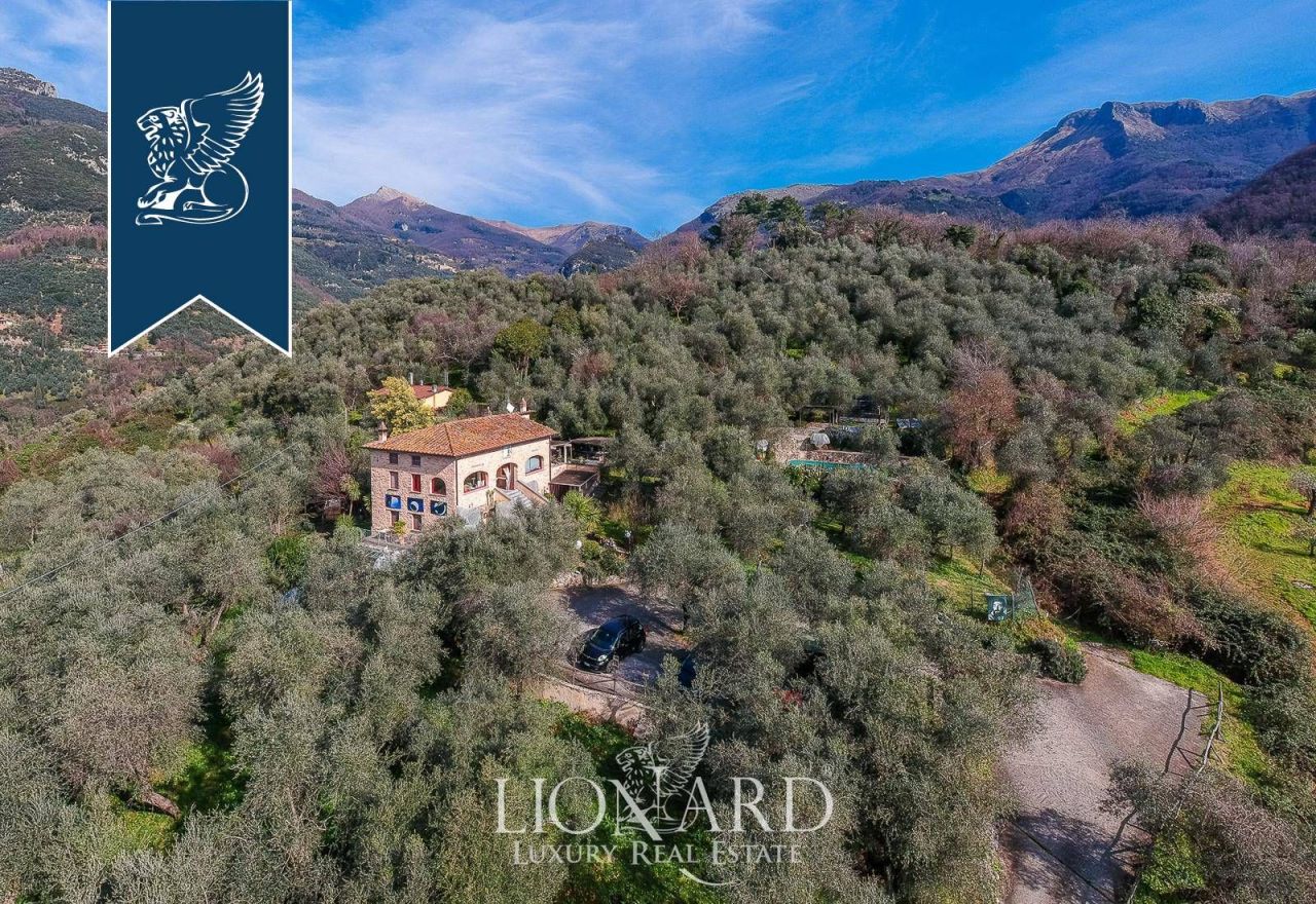 Villa in Camaiore, Italy, 360 m² - picture 2