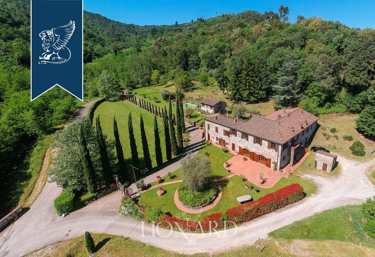 Farm in Lucca, Italy, 900 m² - picture 2