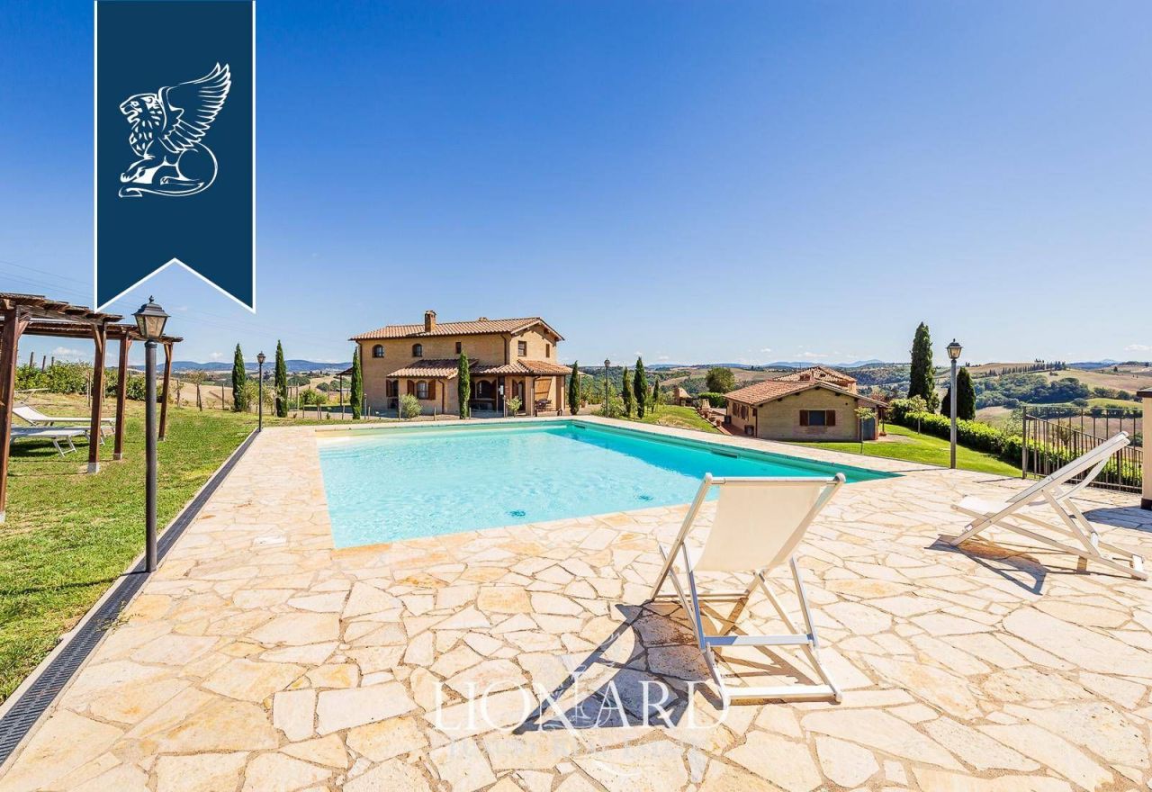 Farm in Montalcino, Italy, 1 800 m² - picture 2