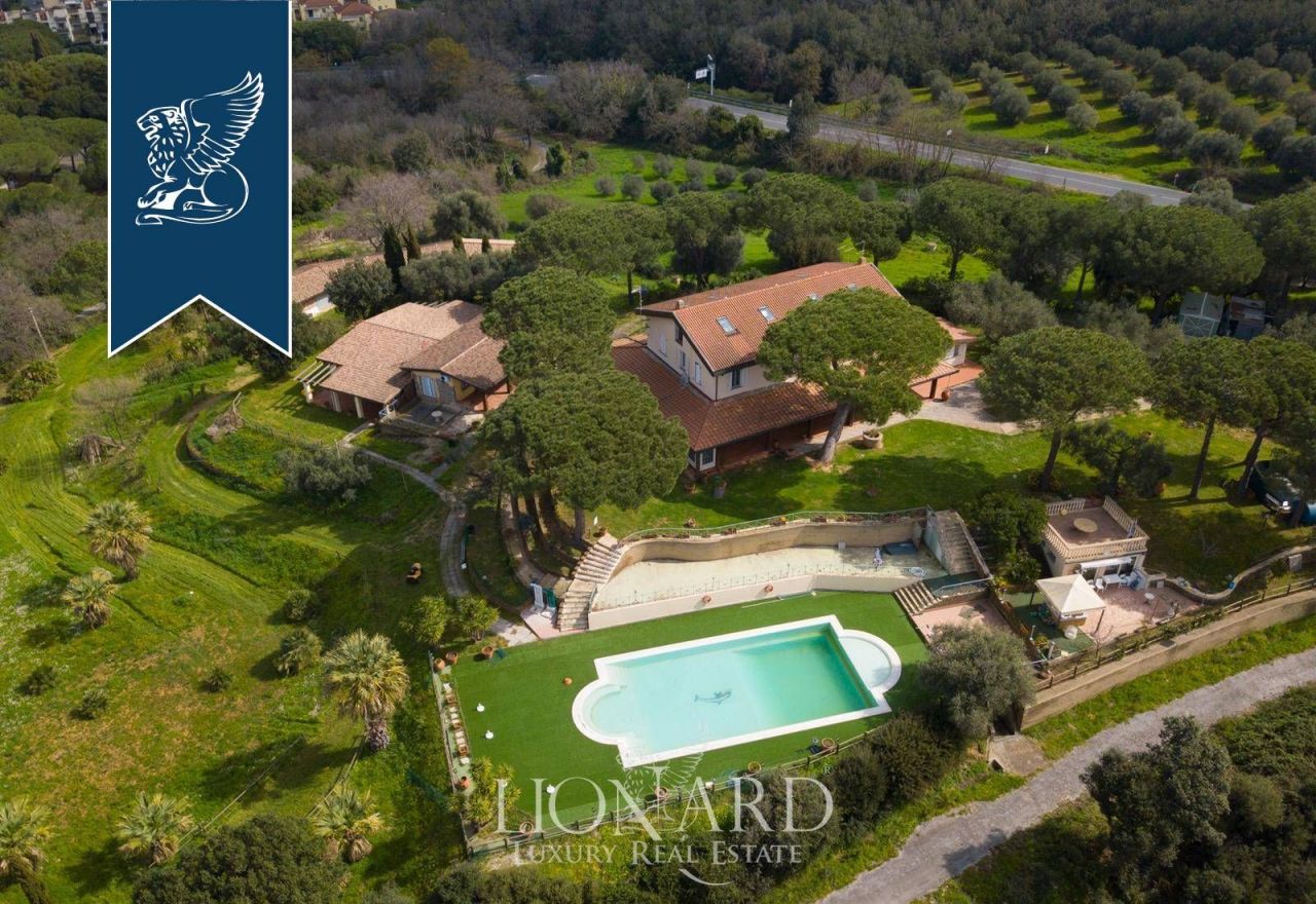 Villa à Grosseto, Italie, 1 100 m² - image 2