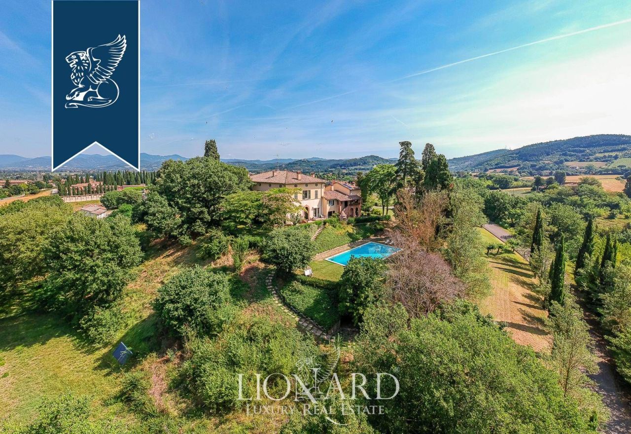 Villa en Citta di Castello, Italia, 1 000 m² - imagen 2