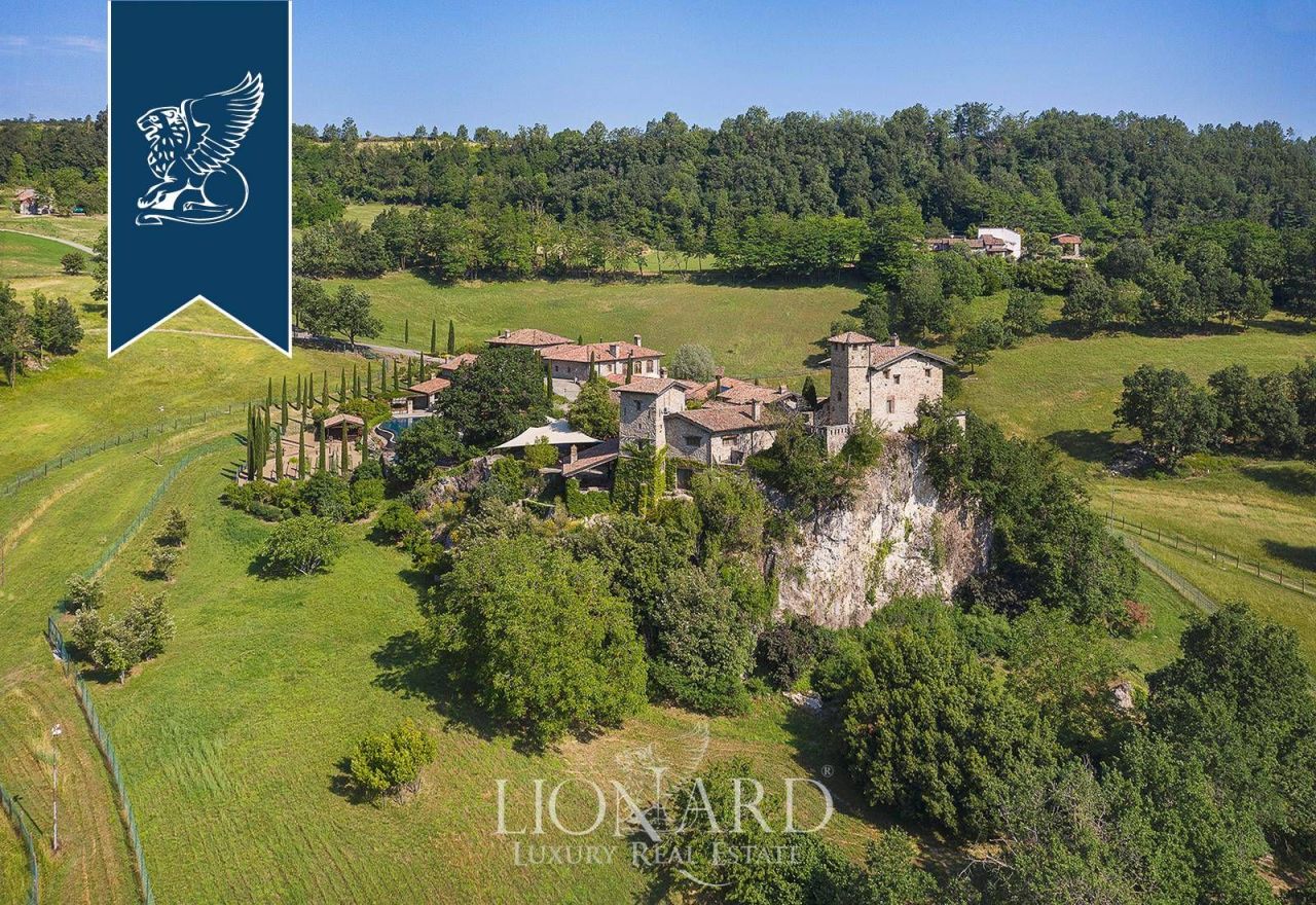 Castillo en Piacenza, Italia, 2 785 m² - imagen 2