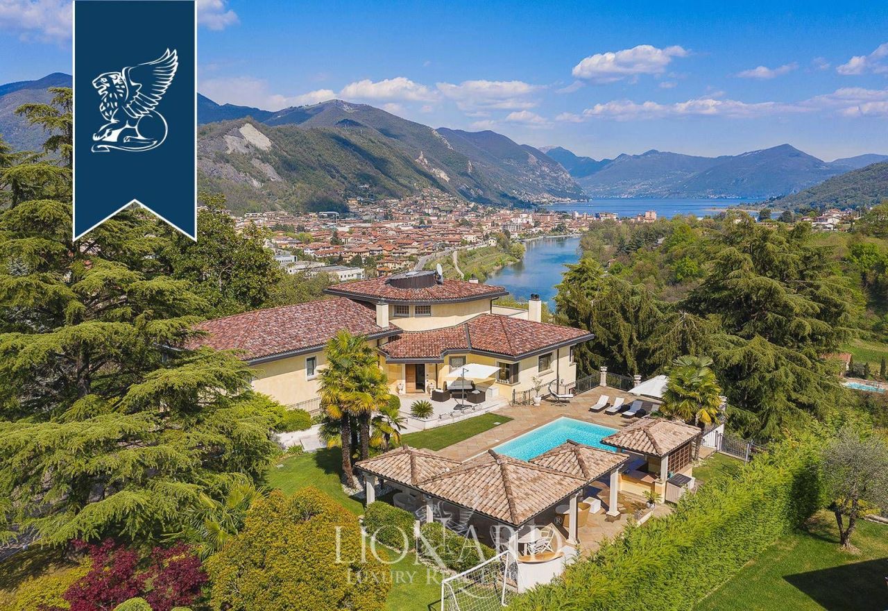 Villa à Bergame, Italie, 710 m² - image 2