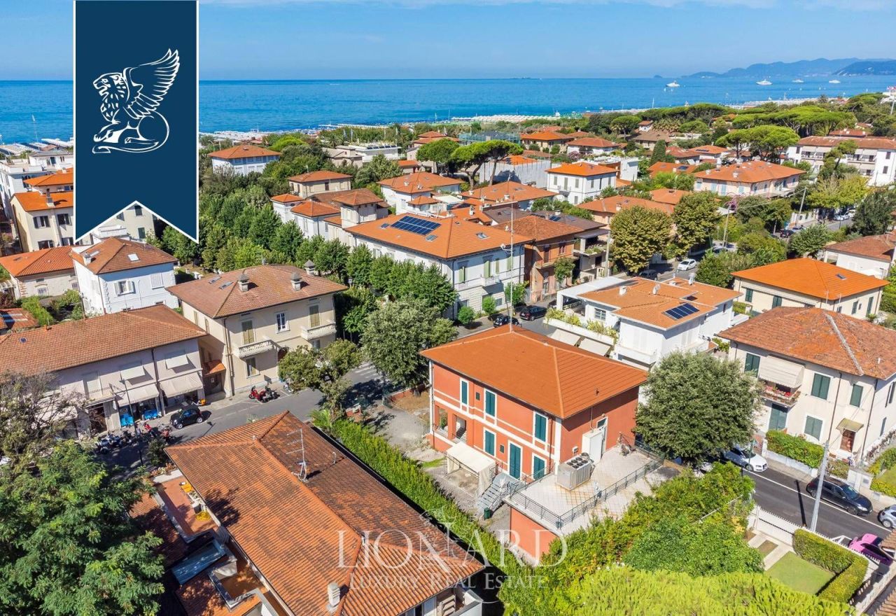 Villa in Forte dei Marmi, Italy, 400 m² - picture 2