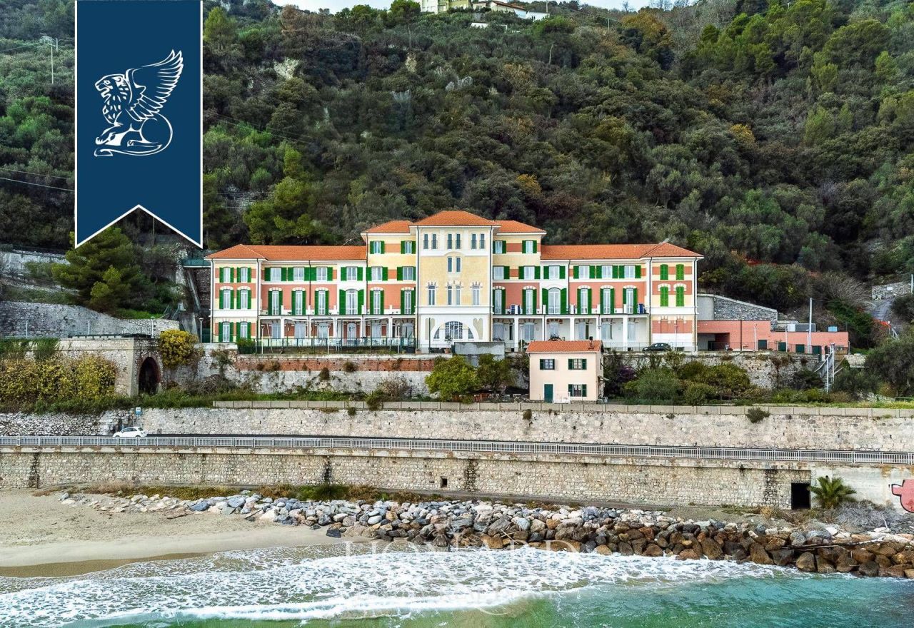 Villa in Savona, Italien, 4 280 m² - Foto 2