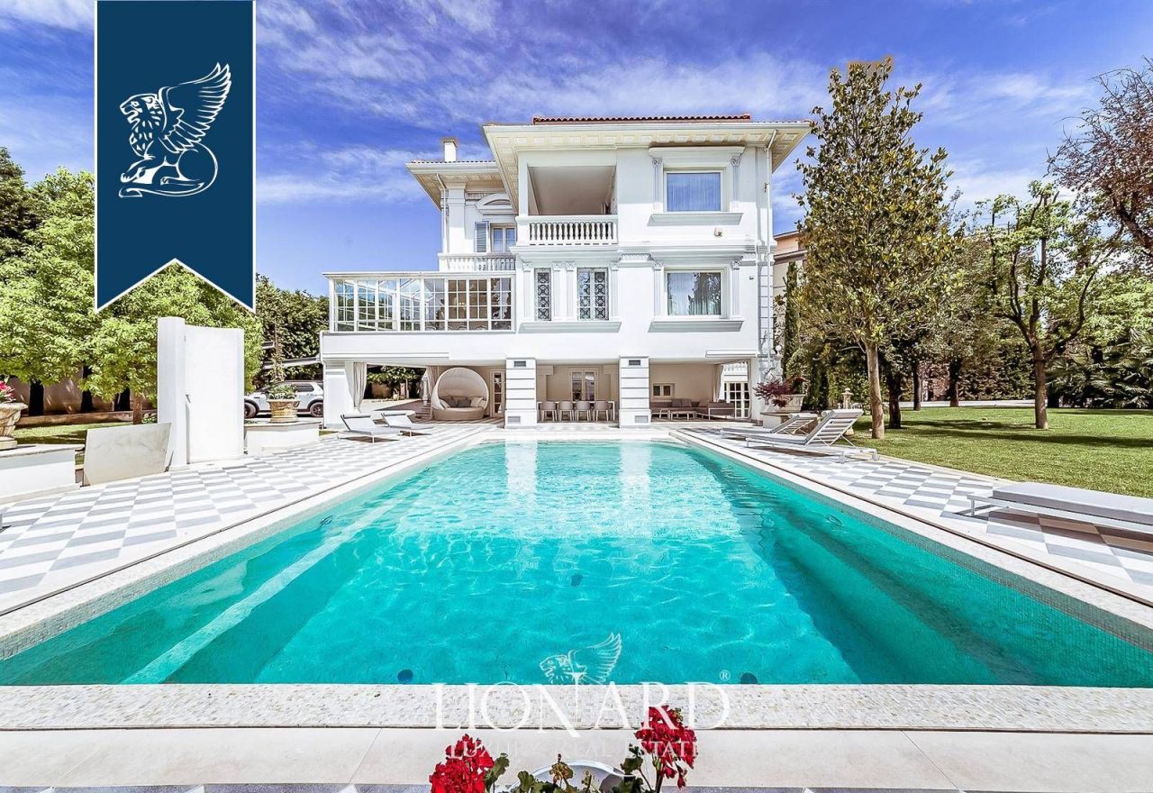 Villa à Florence, Italie, 750 m² - image 2