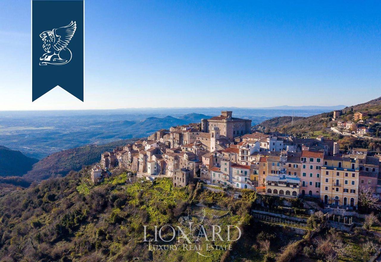 Castillo en Roma, Italia, 2 000 m² - imagen 2