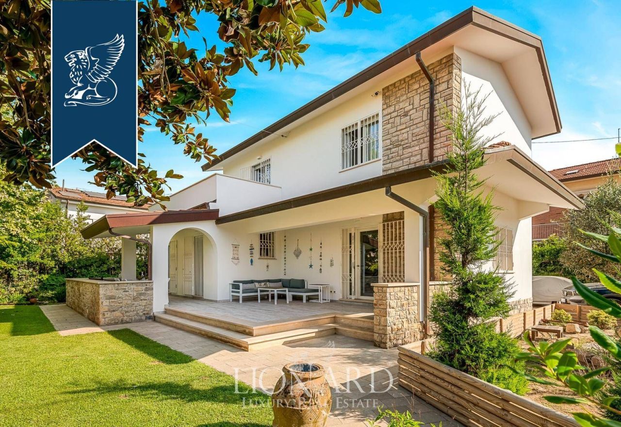 Villa in Forte dei Marmi, Italien, 254 m² - Foto 2