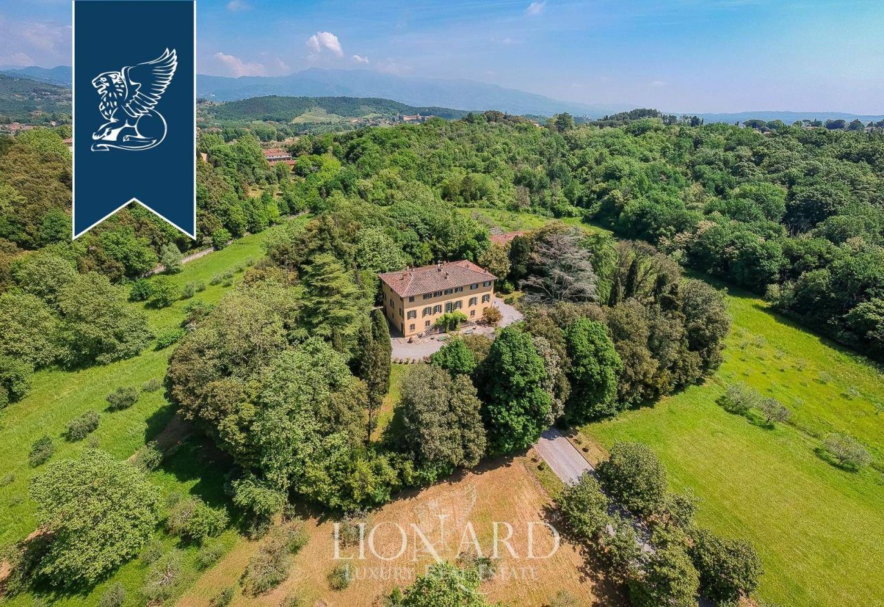 Villa in Lucca, Italy, 1 500 m² - picture 2