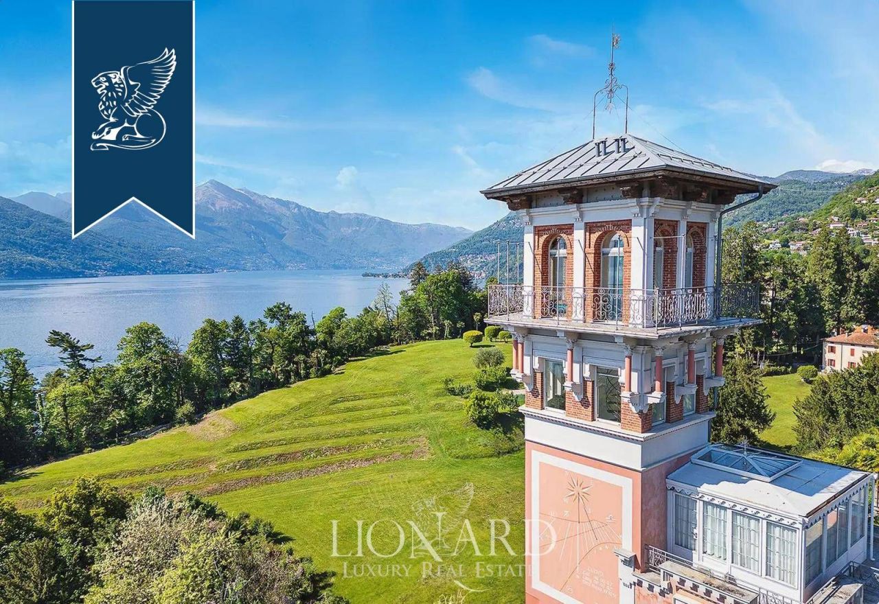 Villa in Luino, Italy, 700 m² - picture 2